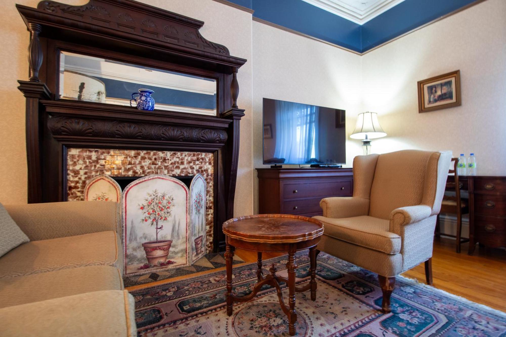 Hochelaga Inn Κίνγκστον Εξωτερικό φωτογραφία